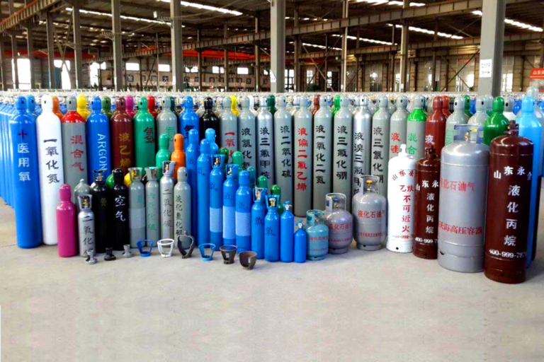 Pure Air Gas Industry Gases co - Oxygen Gas cylinders