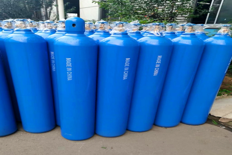 Pure Air Gas Industry Gases co - Oxygen Gas cylinders